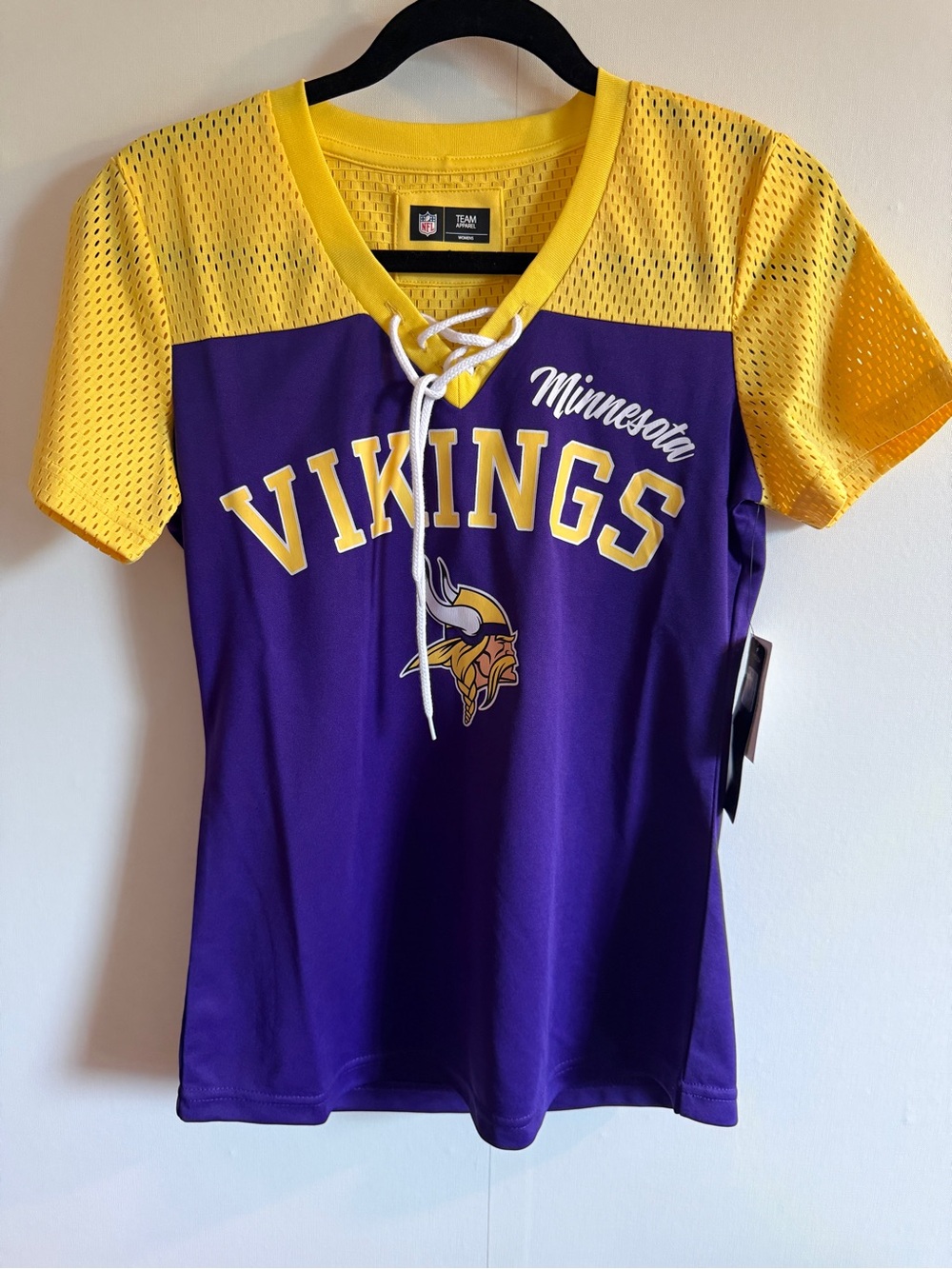 NWT Minnesota Vikings Lace Up Jersey Tee Women’s Small NFL Team Apparel
